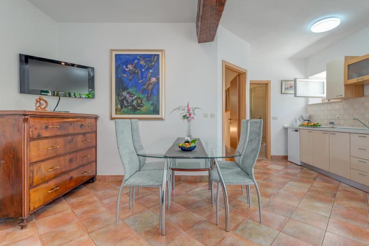 Apartments Obala Bol Dış mekan fotoğraf