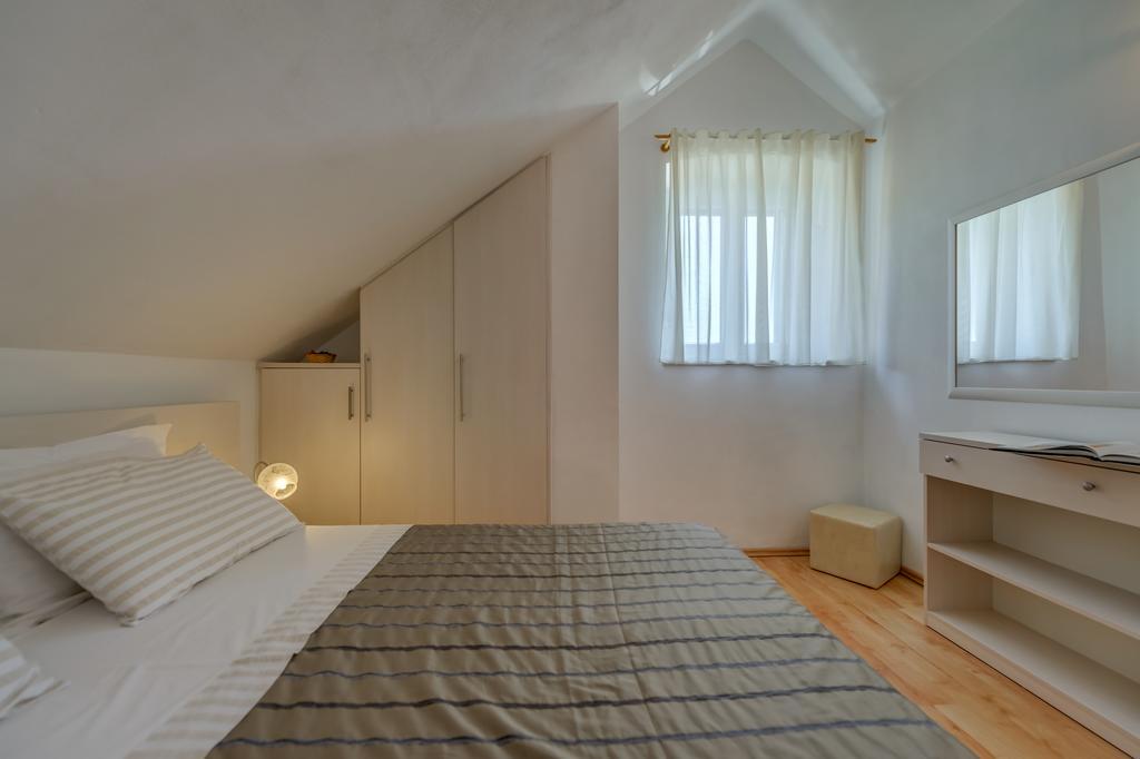 Apartments Obala Bol Dış mekan fotoğraf
